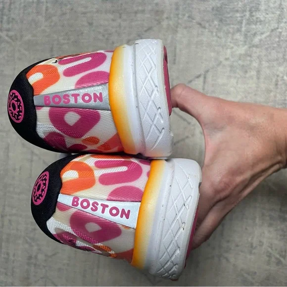 Dunkin’ Donuts x Saucony Kinvara Shoes - 8 - Picture 5 of 8